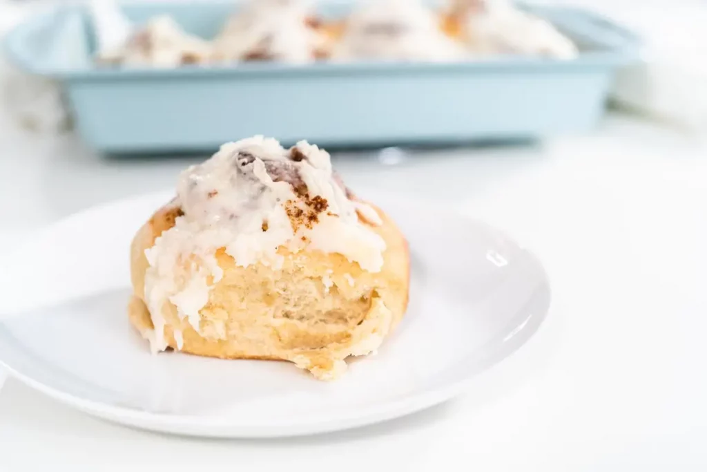 choux à la crème dorés crème vanille saupoudrés sucre