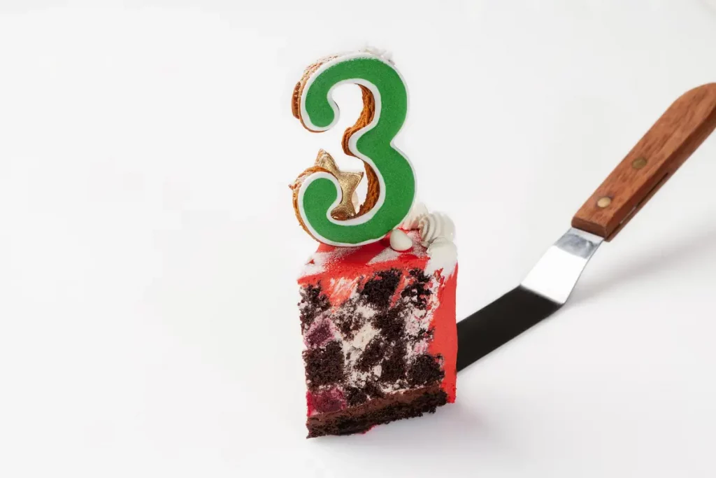 number cake fruits cream