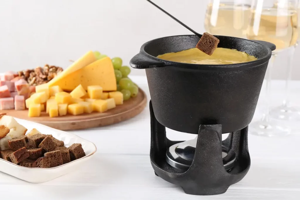 fondue savoyarde caquelon
